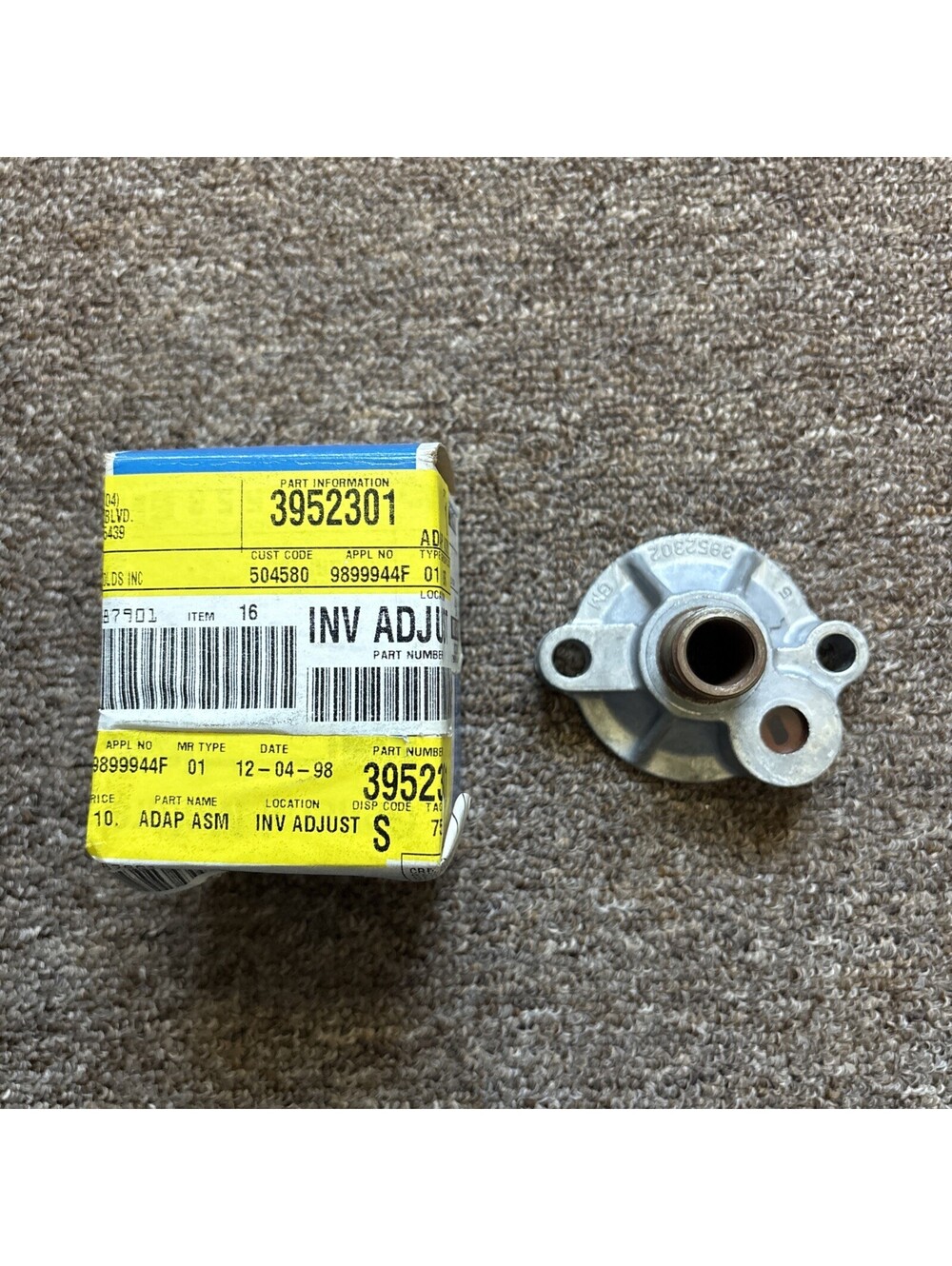 NOS OEM GM 3952301 Chevrolet Spin on Oil Filter Adapter